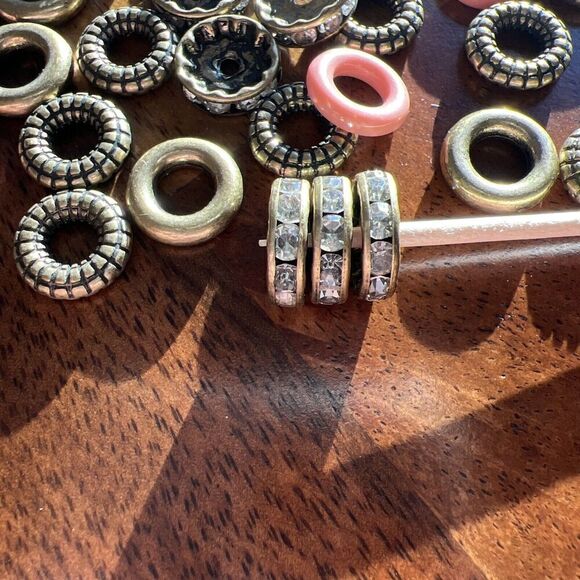 Set Of 59 Gold Tones And Pink Bracelet Spacers - Picture 2 of 6